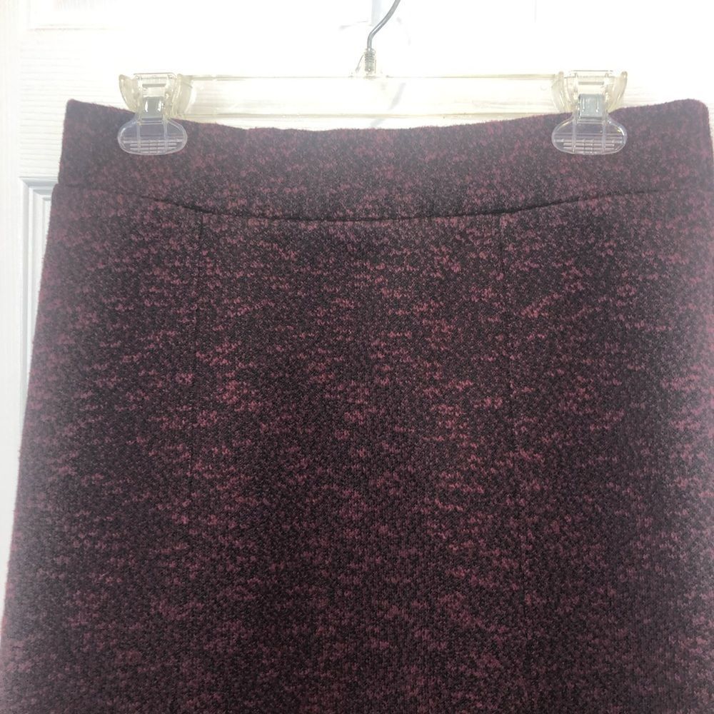 Lands’ End midi burgundy skirt, size small - Picture 3 of 8